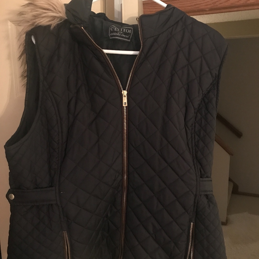 Black Fur-hooded Vest